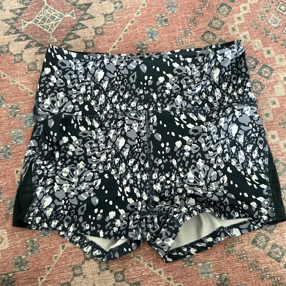 Women’s Marika Athletic Shorts L